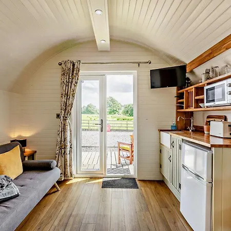 1 Bed In Brampton 57158 Prázdninový dům